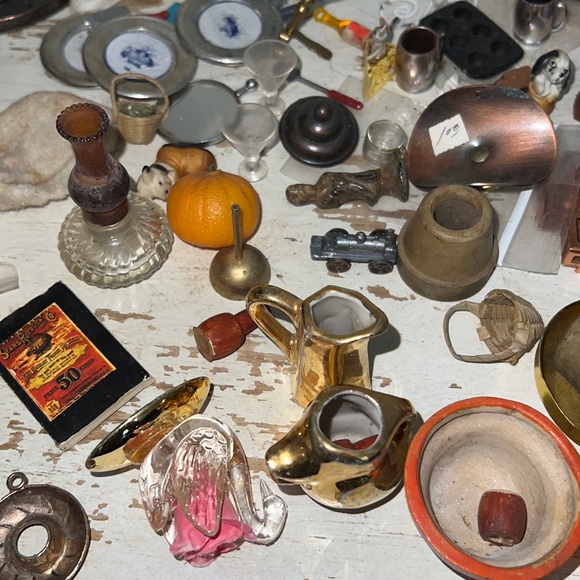 Large lot Antique Vintage dollhouse accessories - Picture 8 of 9